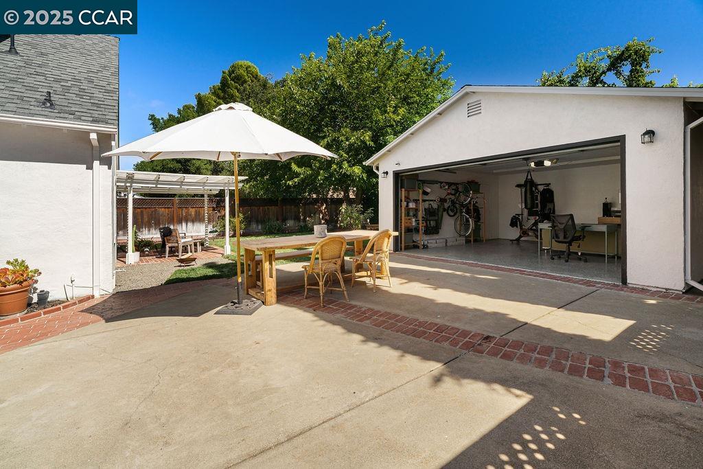 4161 Huckleberry Dr