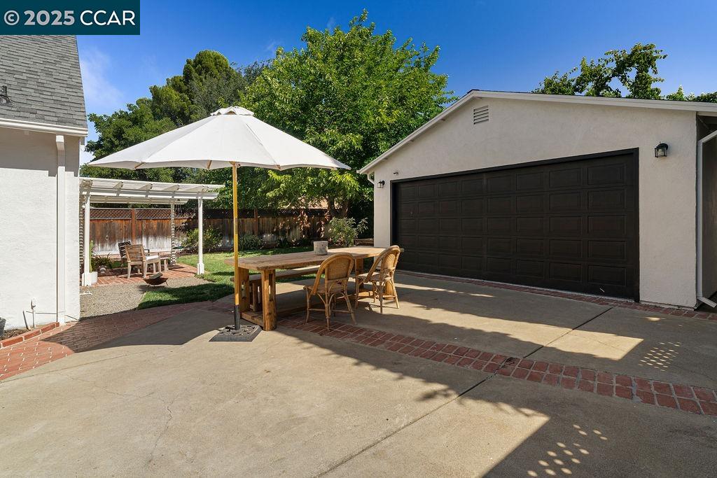 4161 Huckleberry Dr
