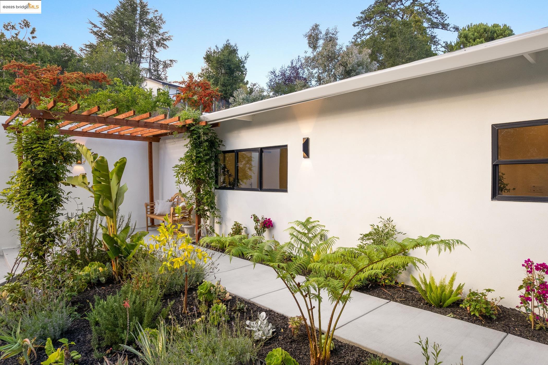 90 Estates Dr