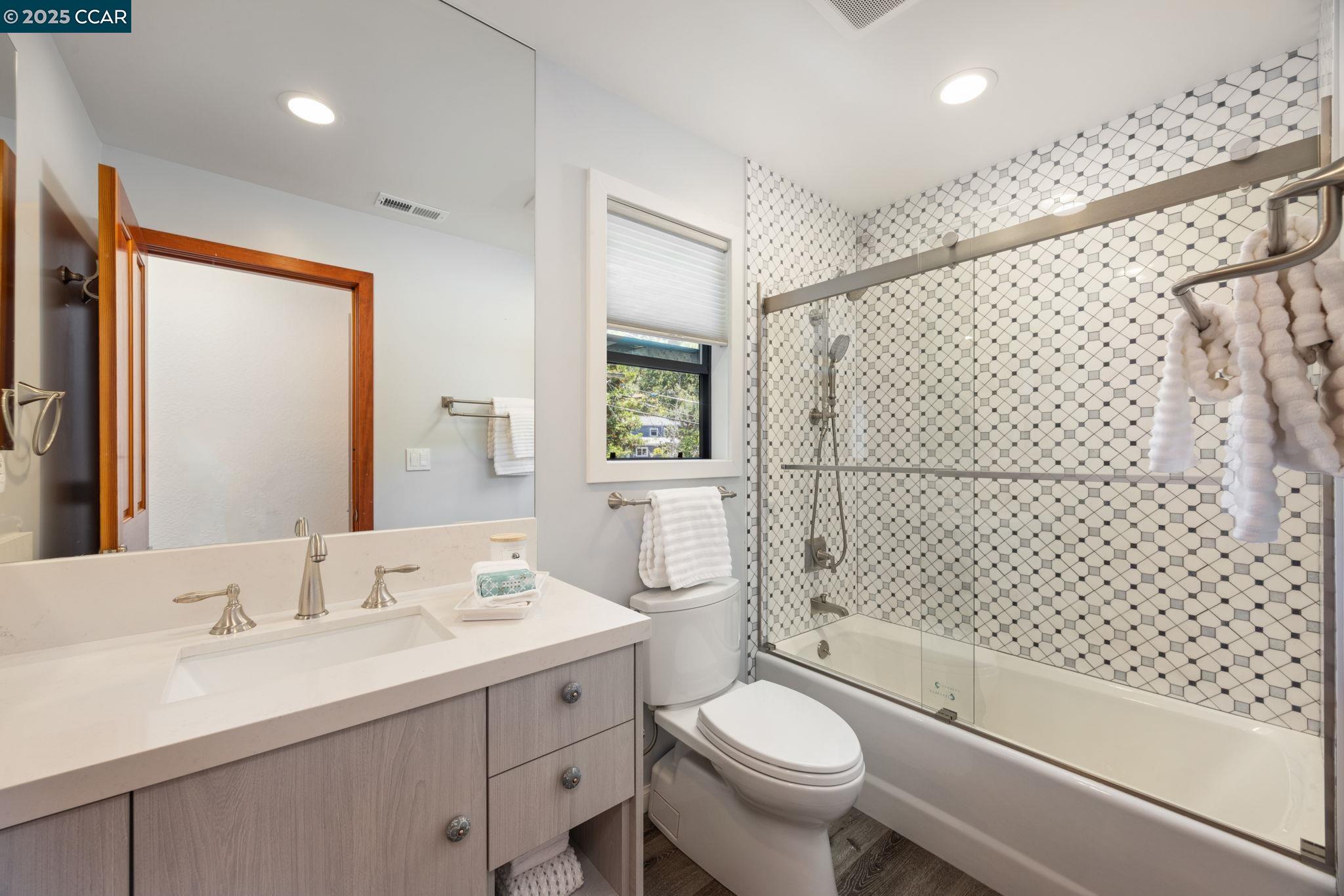 1834 Ivanhoe Ave, Lafayette