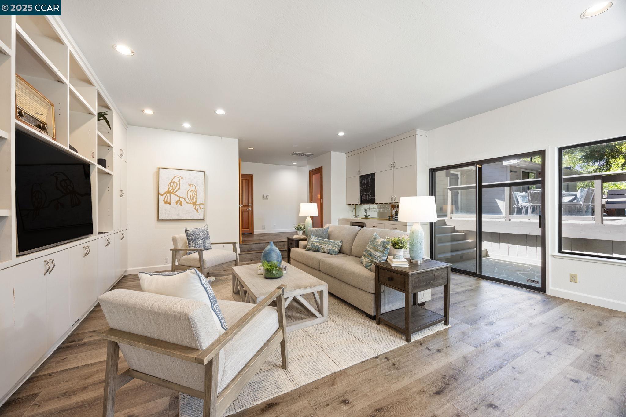 1834 Ivanhoe Ave, Lafayette