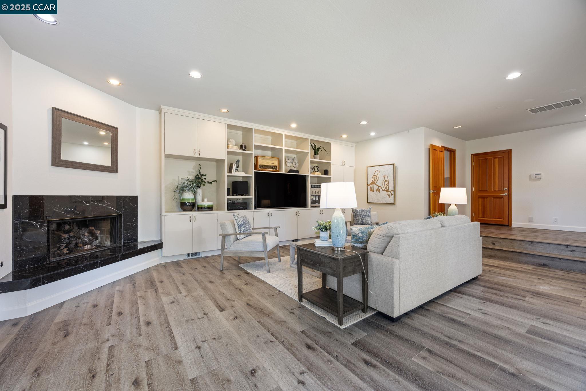 1834 Ivanhoe Ave, Lafayette