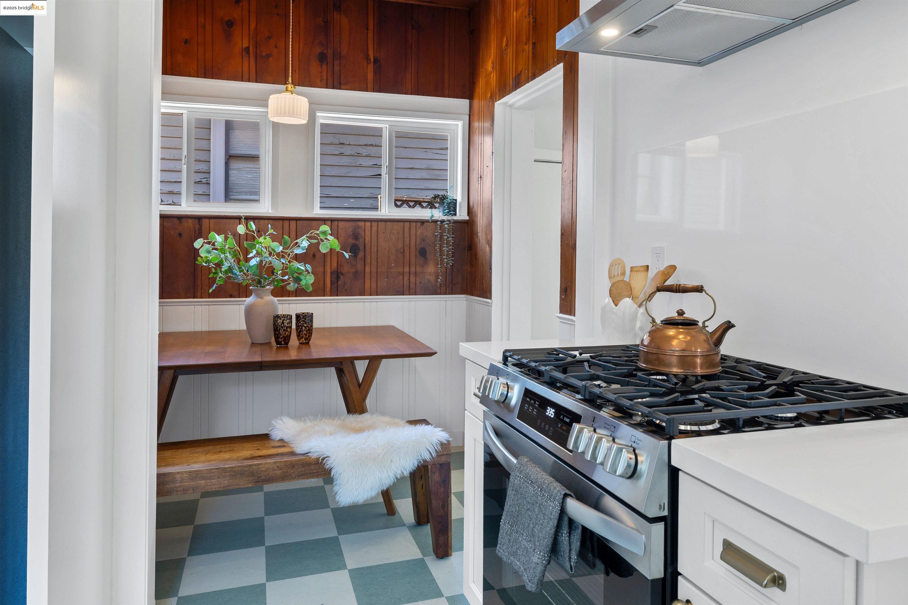 4118 Aqua Vista St, Oakland