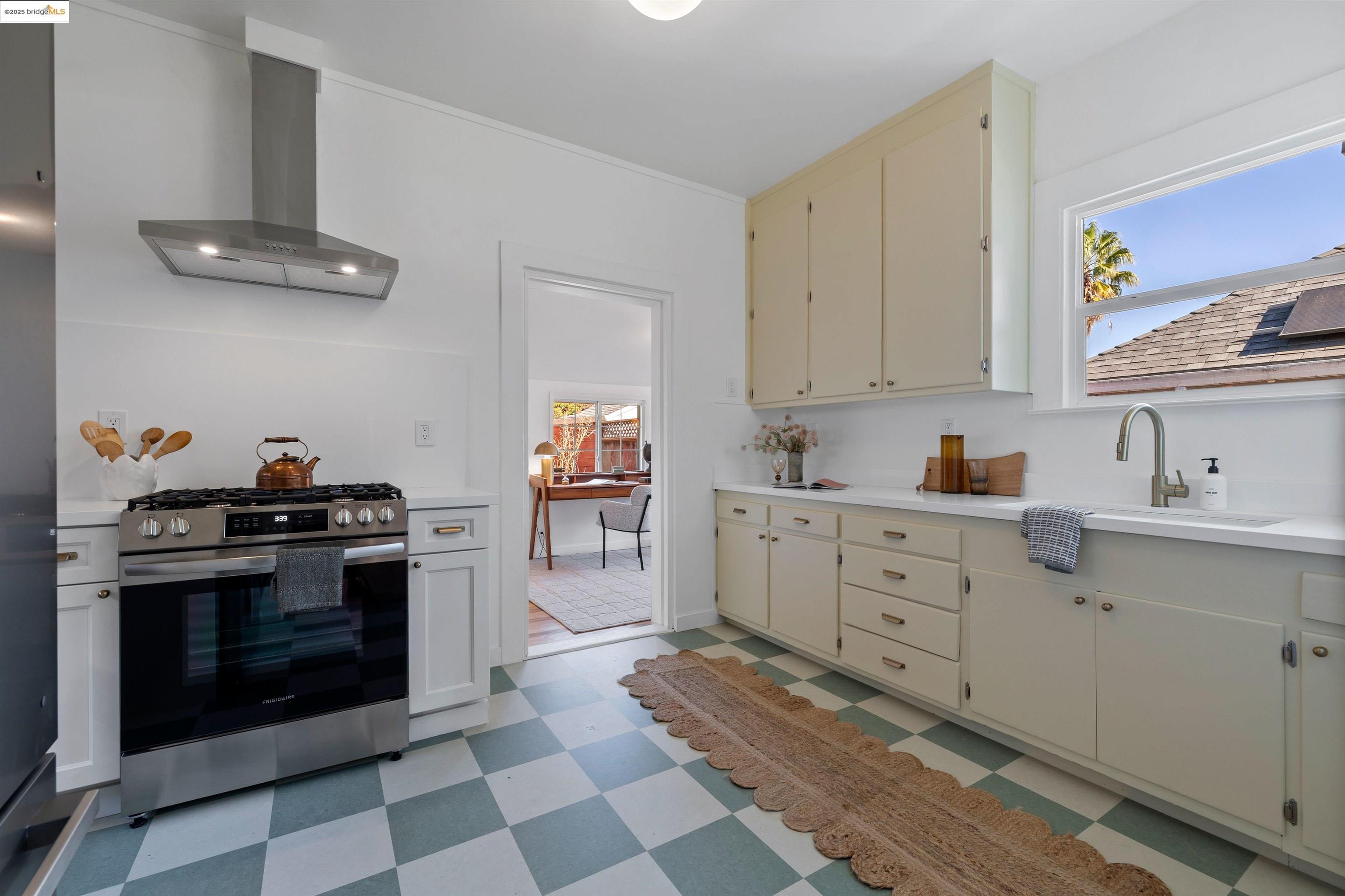 4118 Aqua Vista St, Oakland