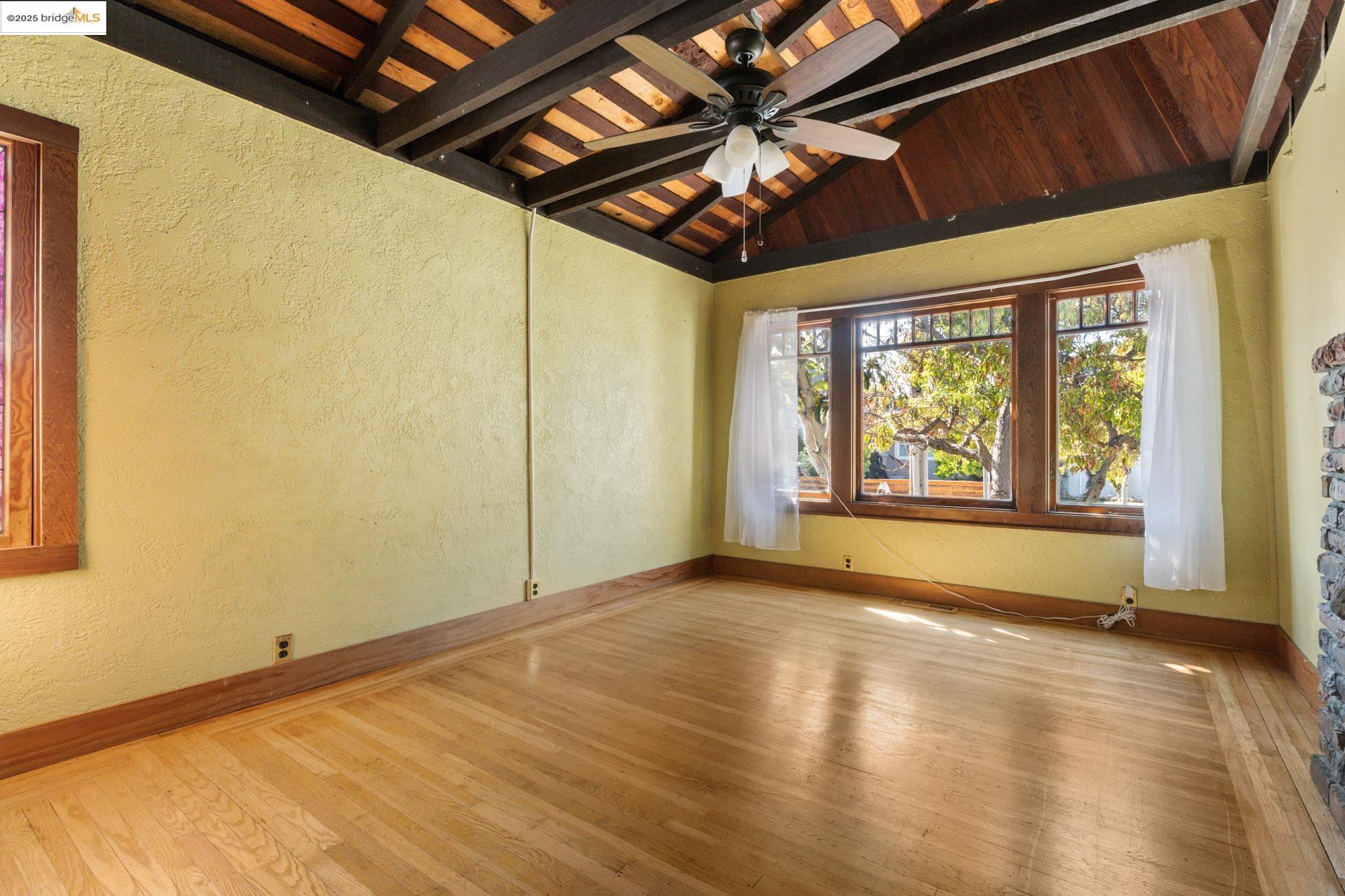 4430 Webster St, Oakland