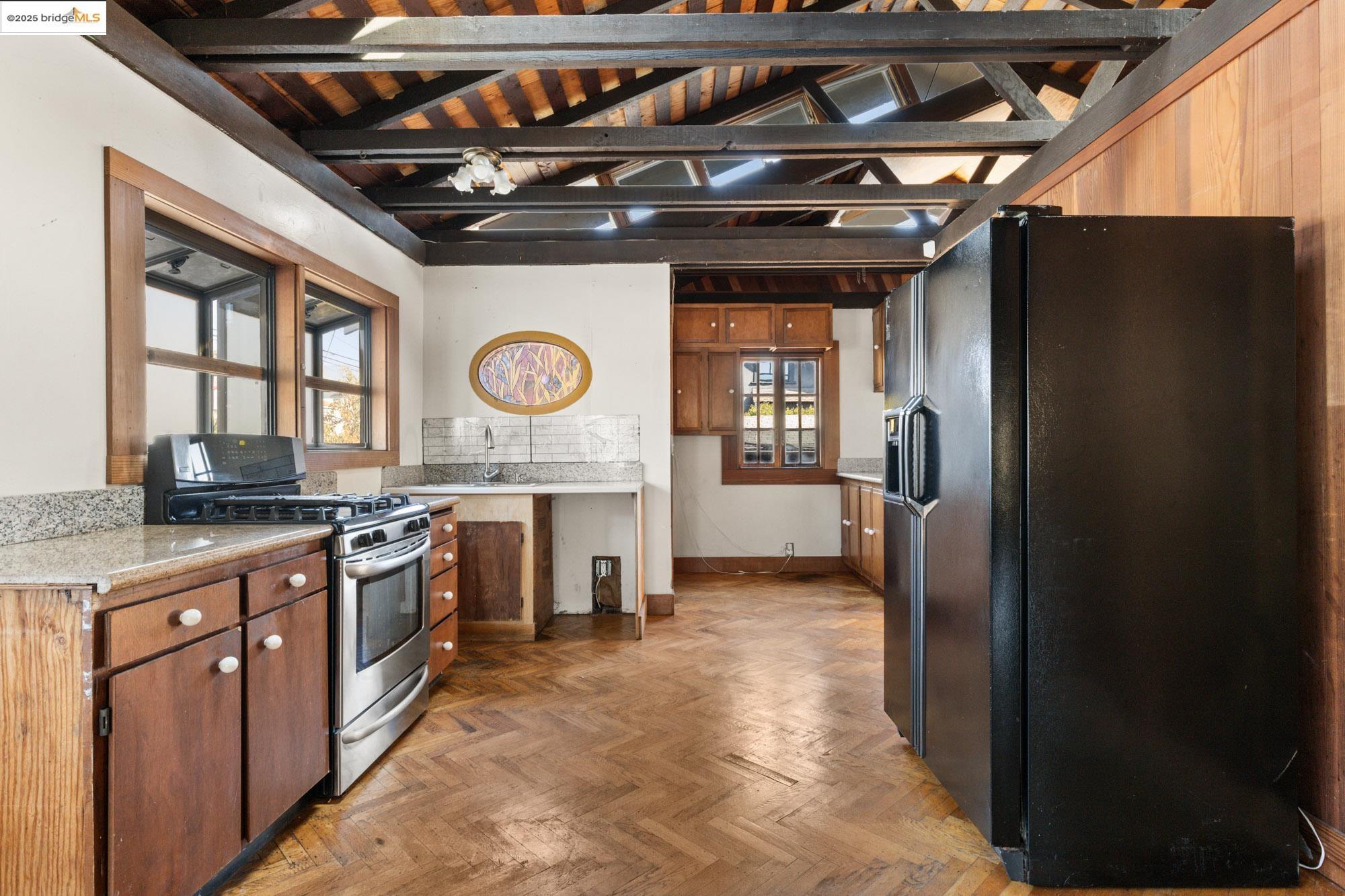 4430 Webster St, Oakland