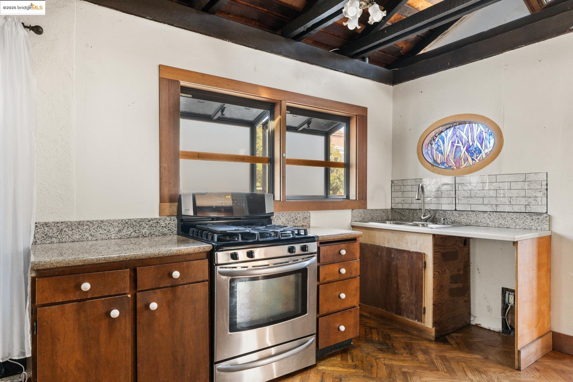 4430 Webster St, Oakland