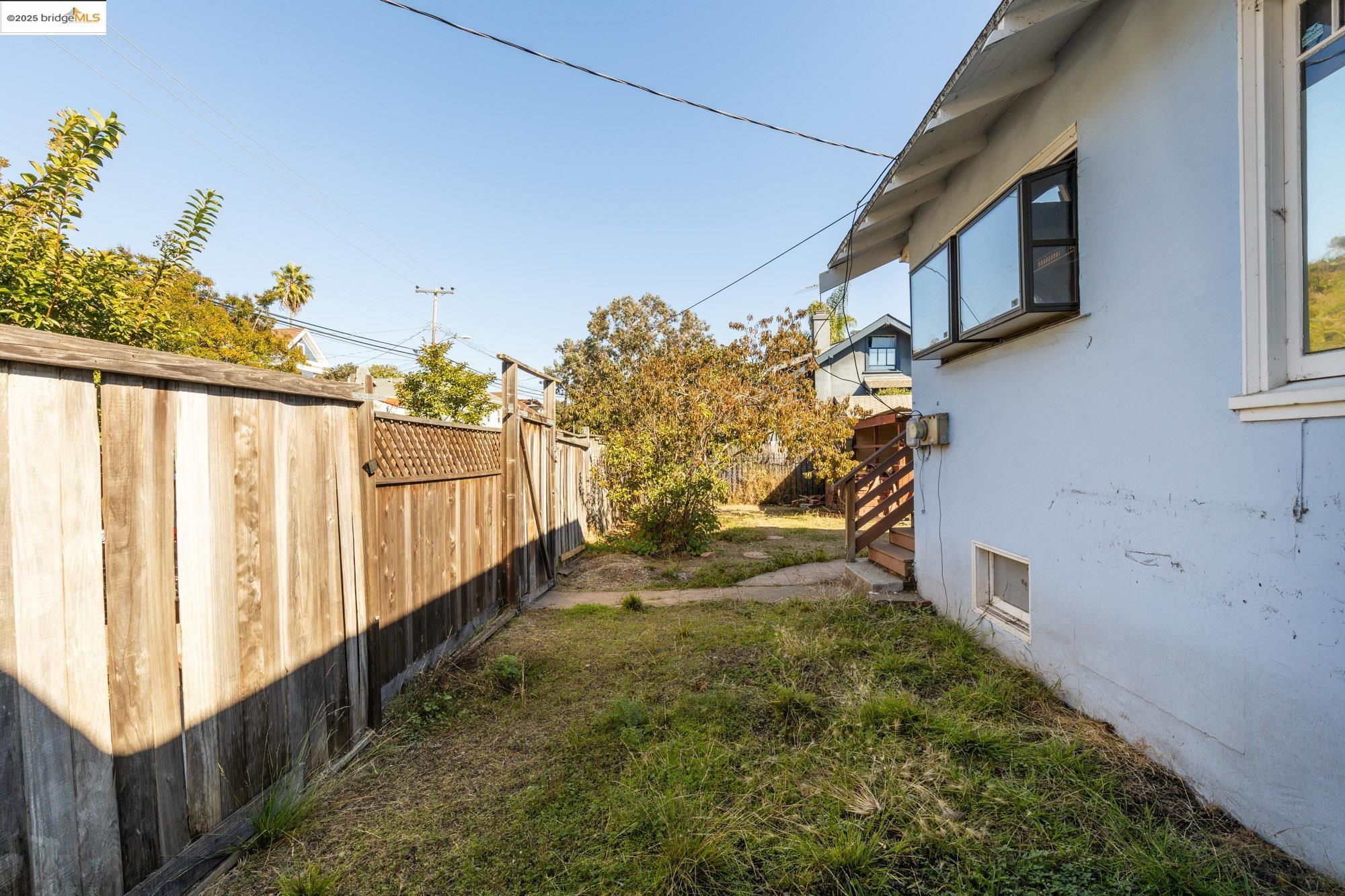 4430 Webster St, Oakland