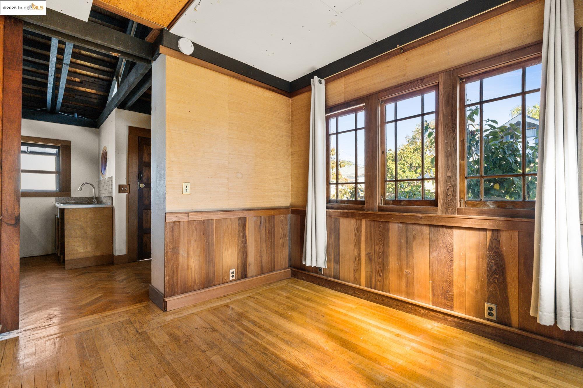 4430 Webster St, Oakland