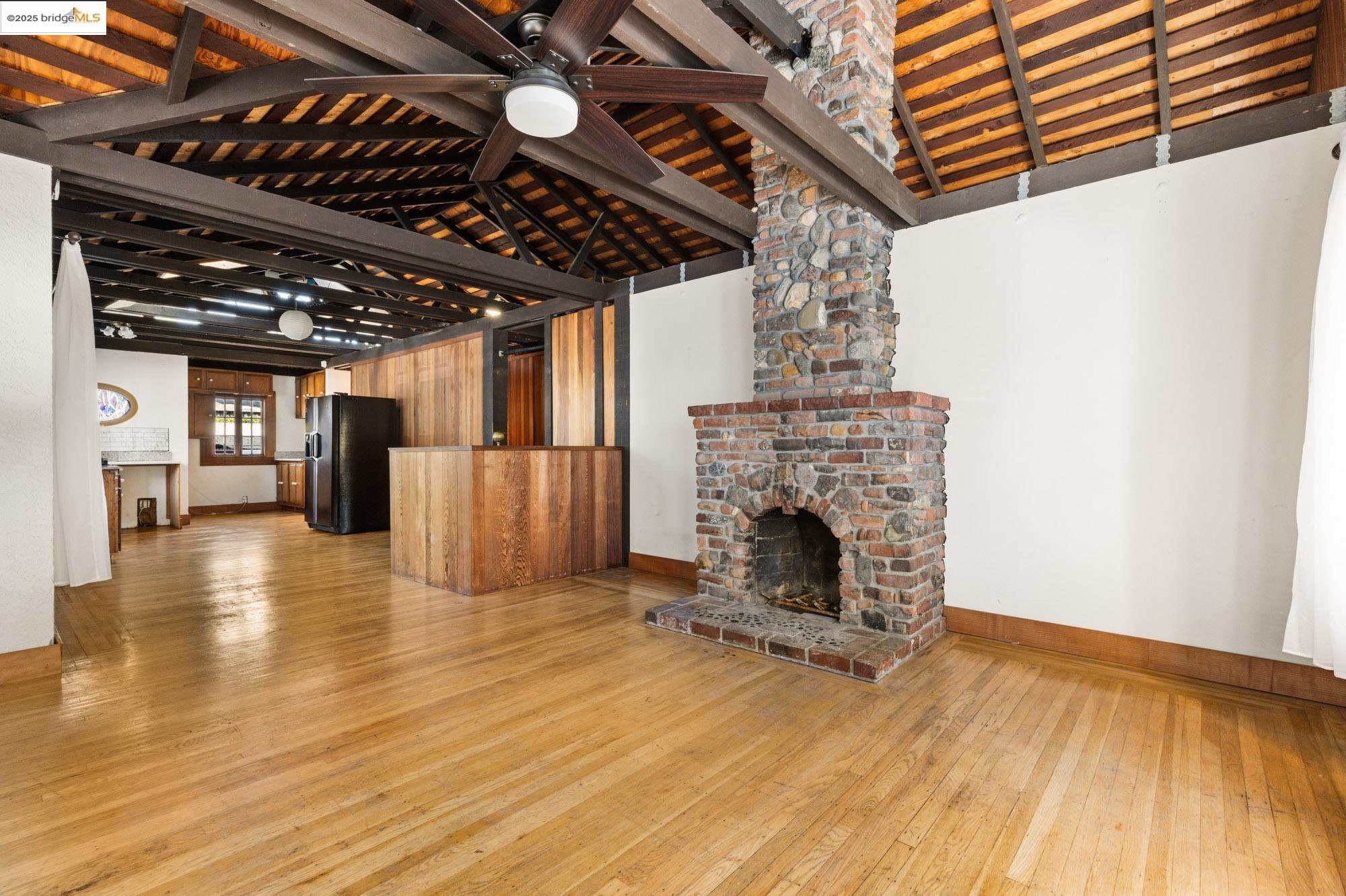 4430 Webster St, Oakland