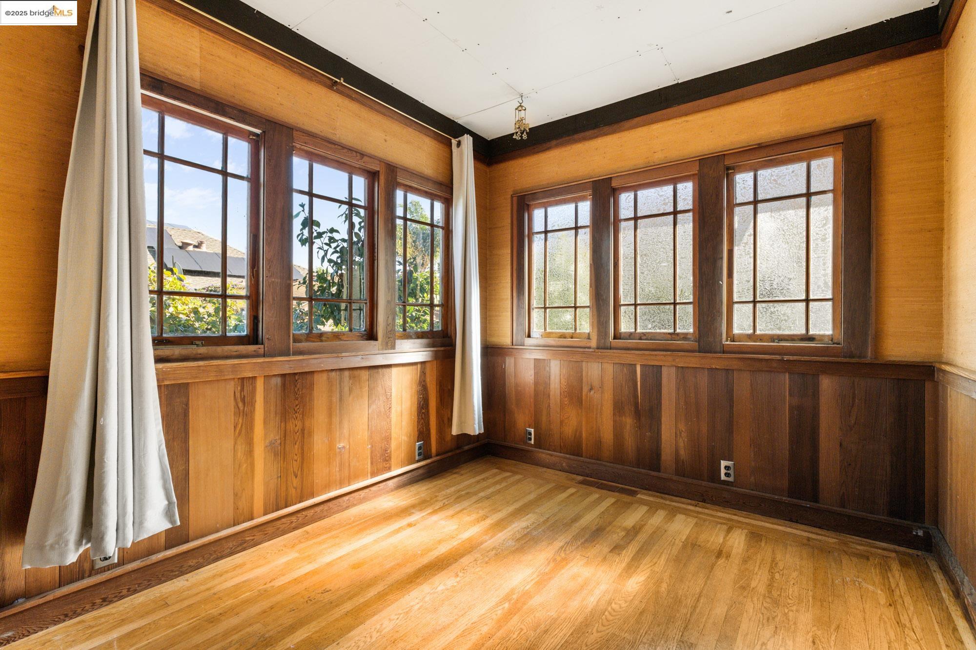 4430 Webster St, Oakland