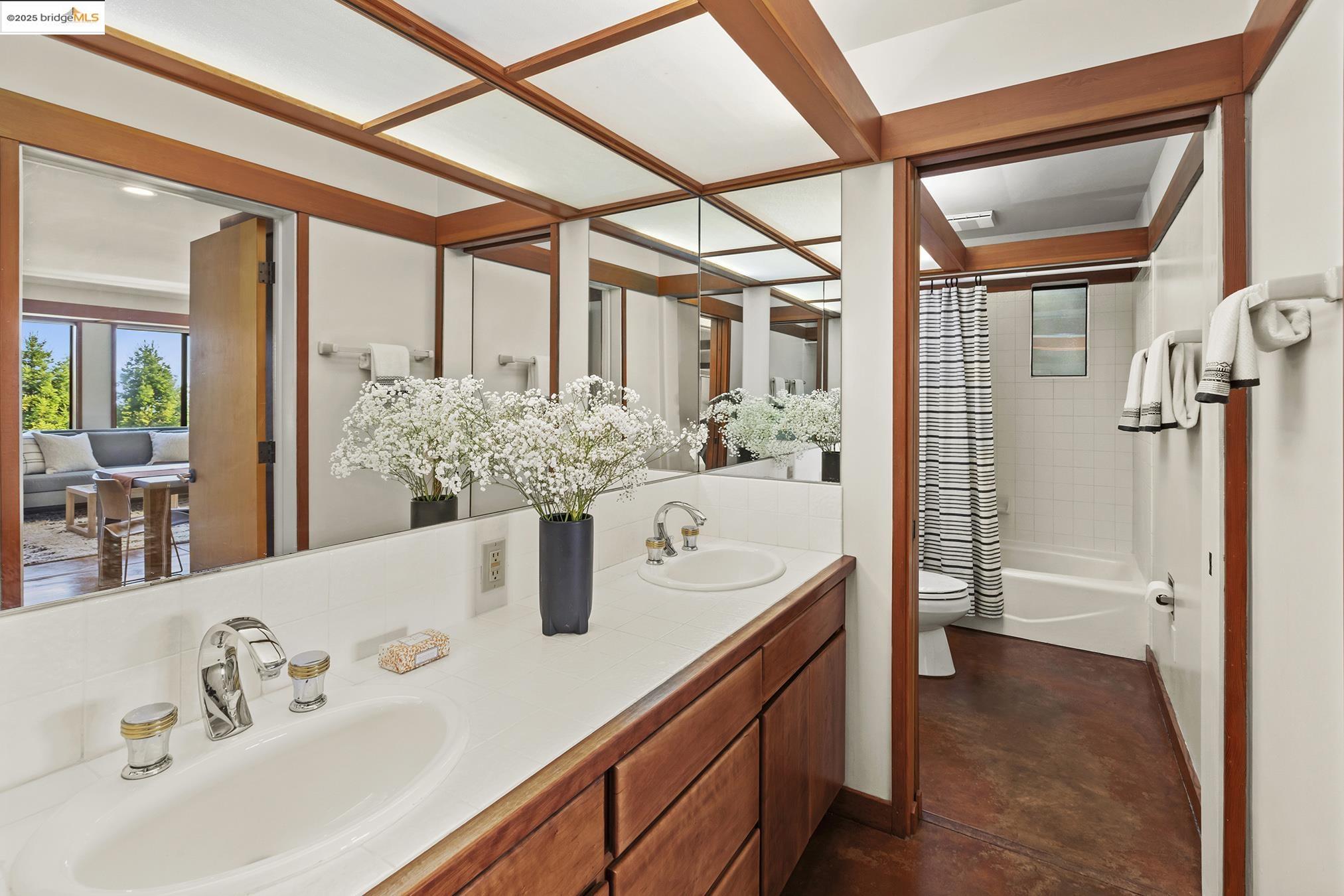 25 Dartmouth Dr, Berkeley