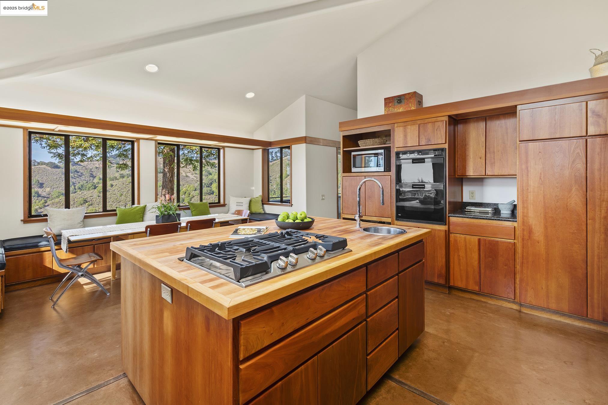 25 Dartmouth Dr, Berkeley