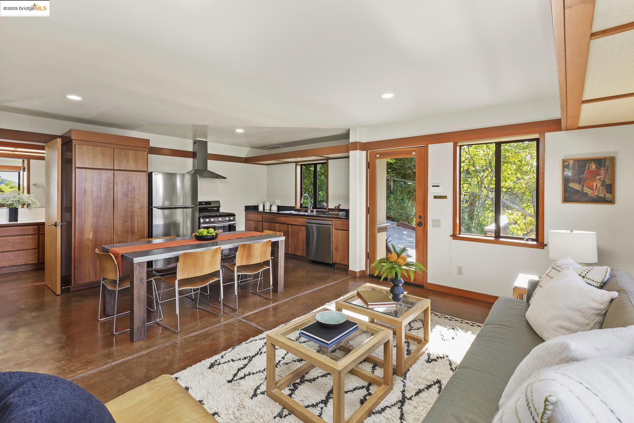 25 Dartmouth Dr, Berkeley