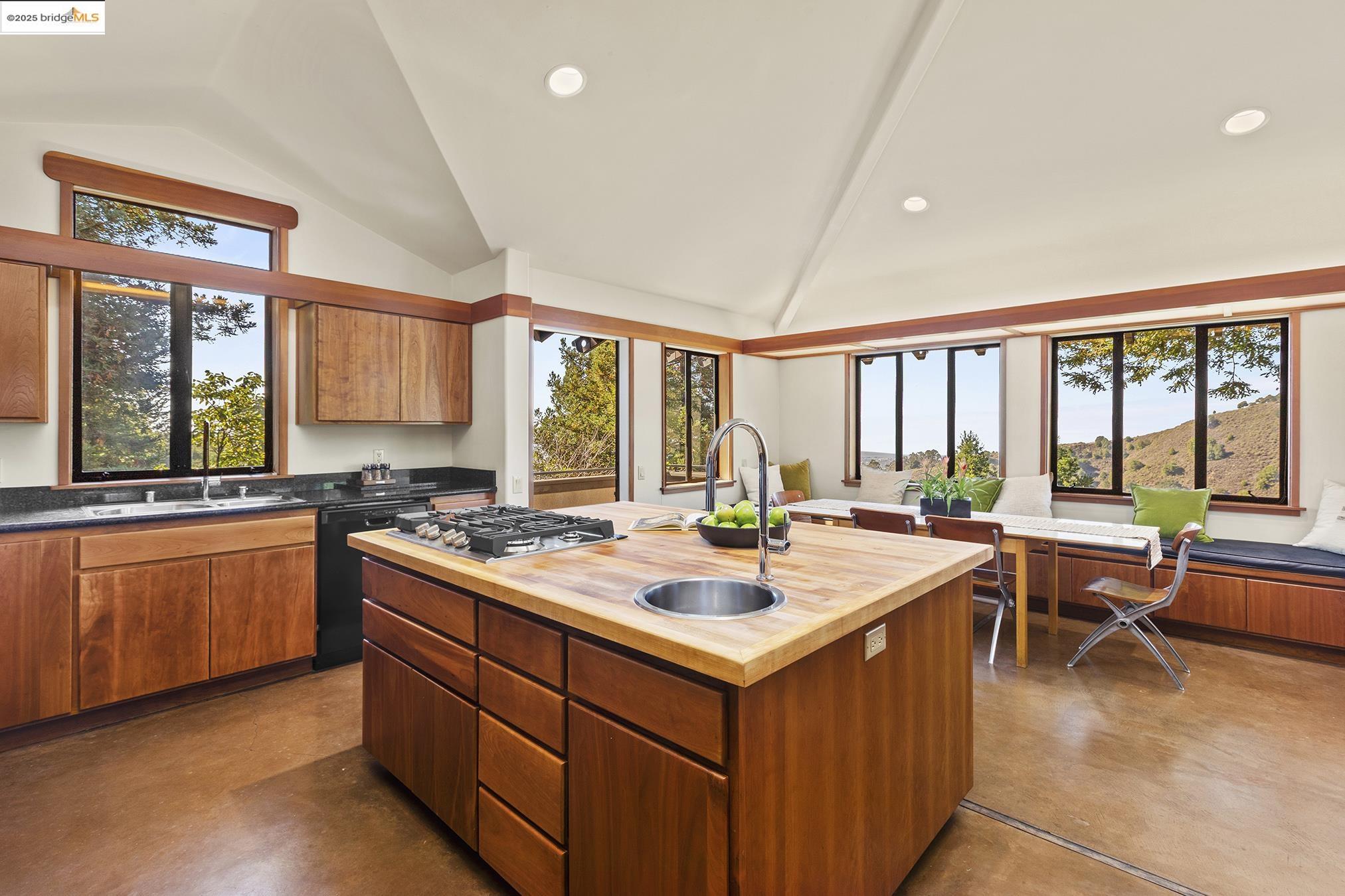 25 Dartmouth Dr, Berkeley