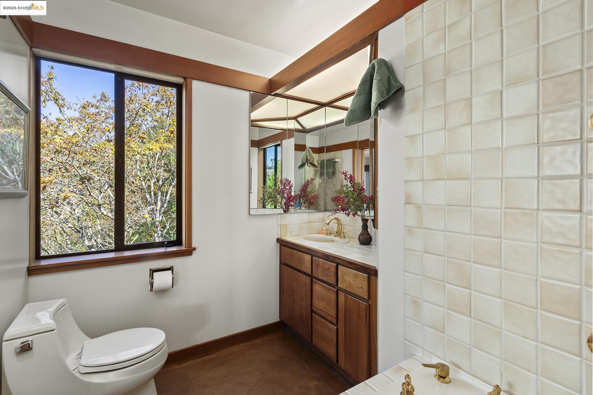 25 Dartmouth Dr, Berkeley