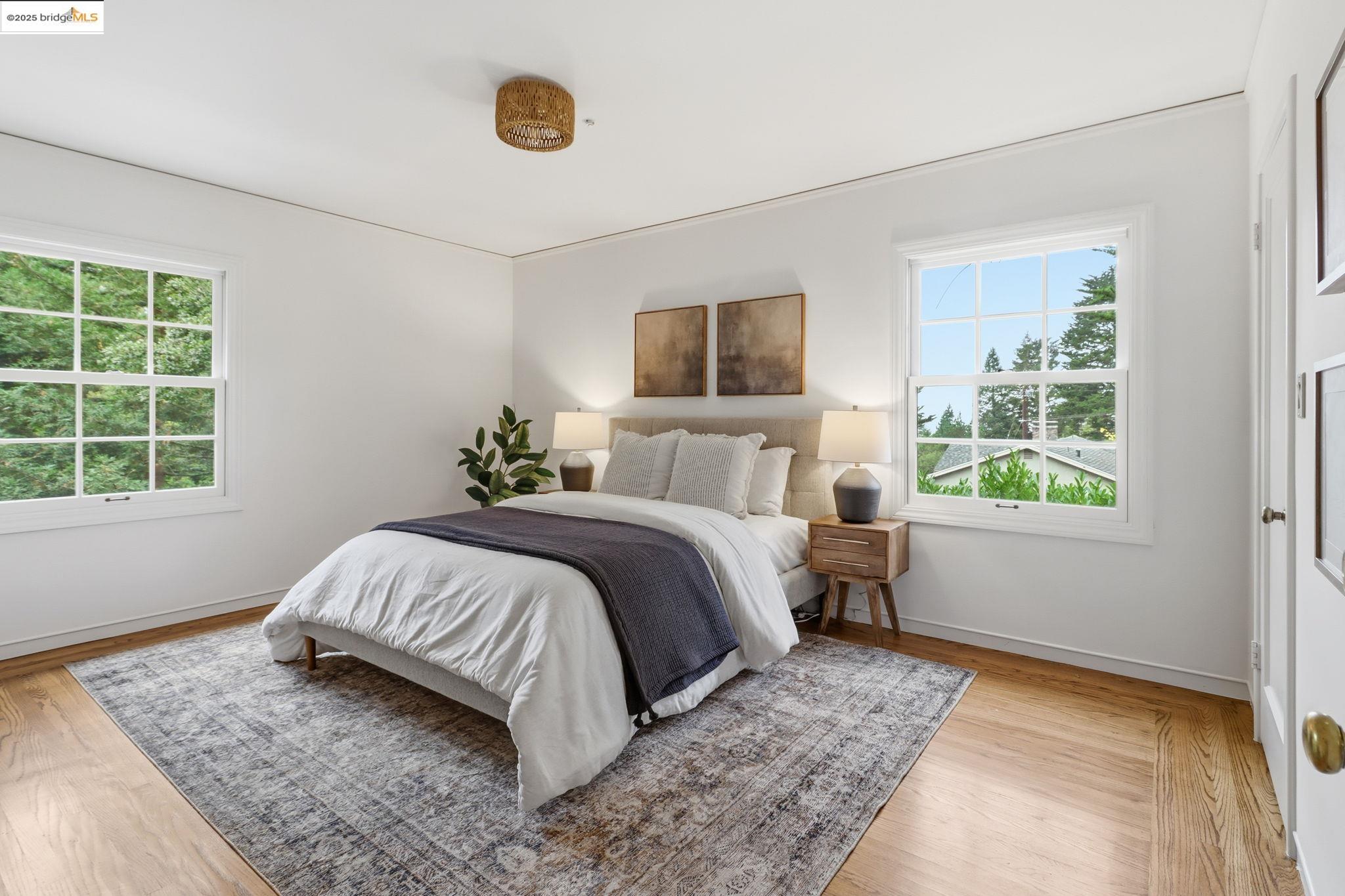 2383 Thackeray Dr, Oakland