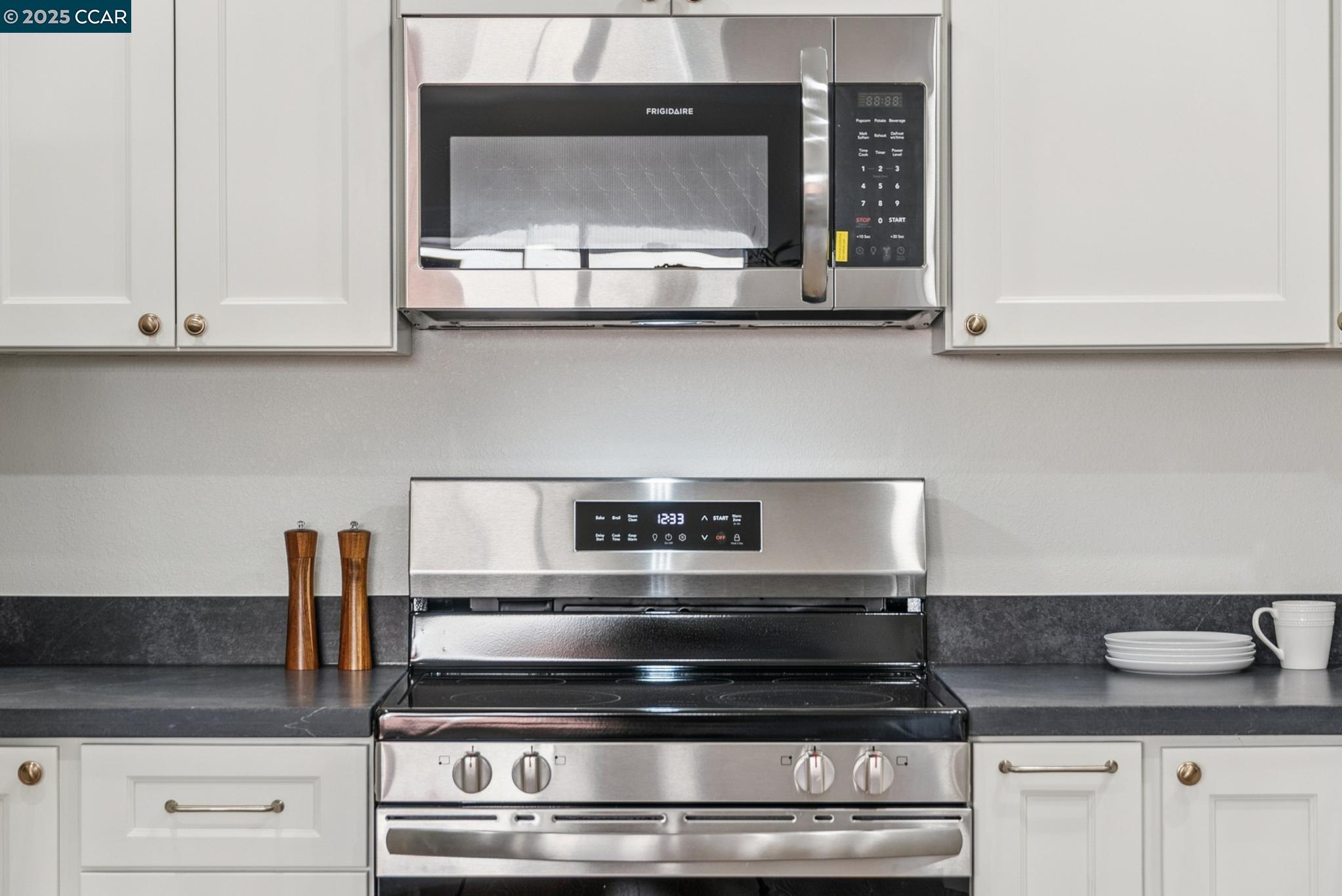 943 MATTERHORN COURT