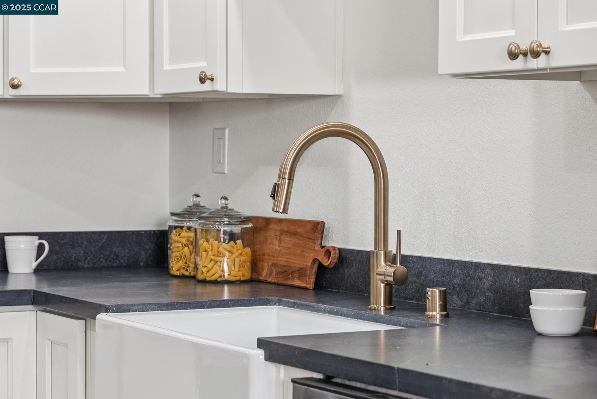 943 MATTERHORN COURT