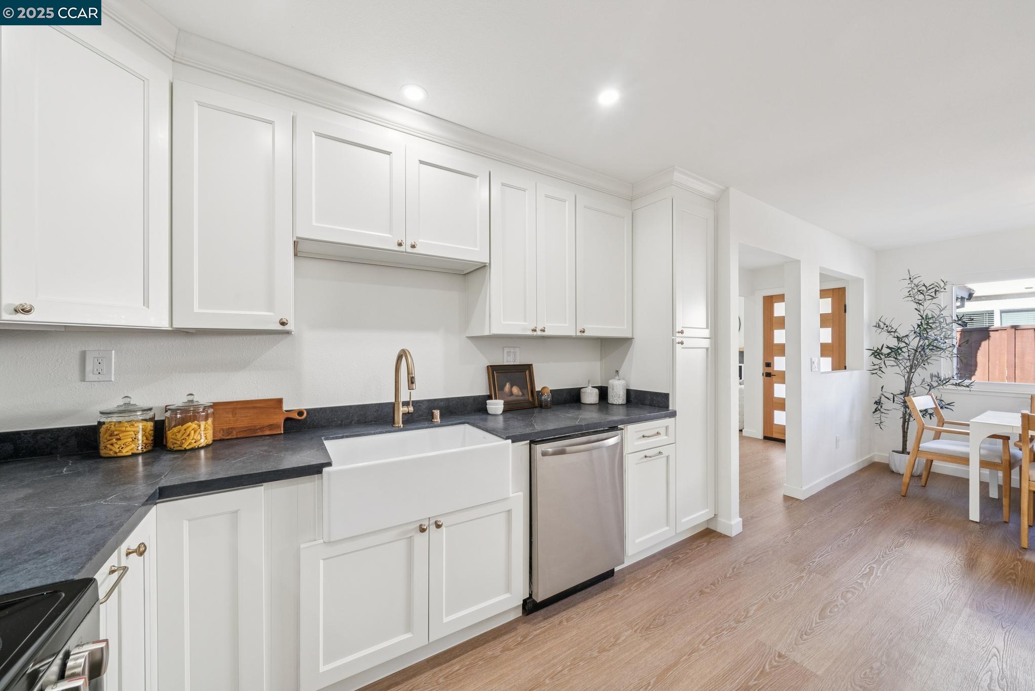 943 MATTERHORN COURT