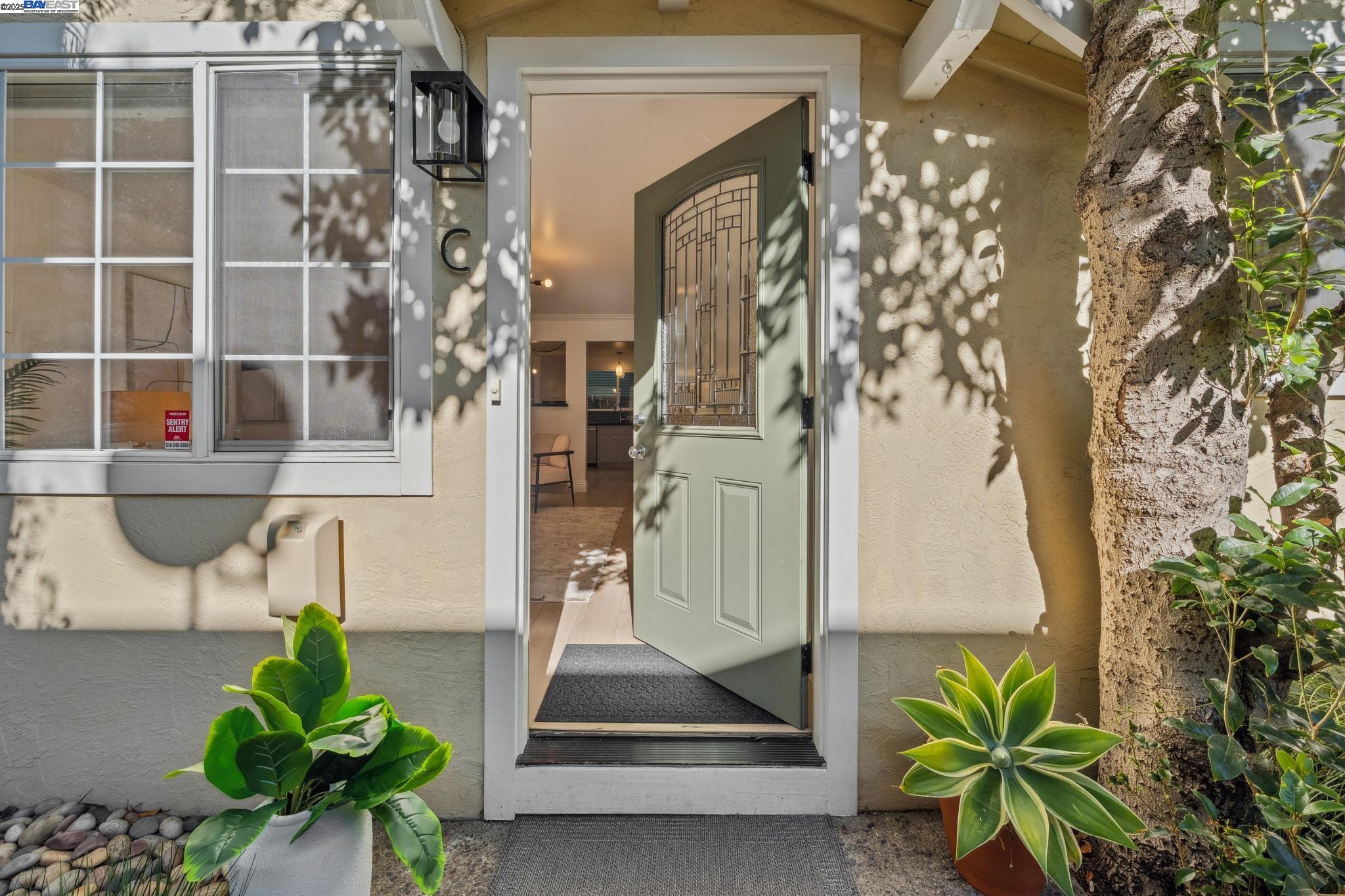 5242 Miles Avenue # C, Oakland Unit: C