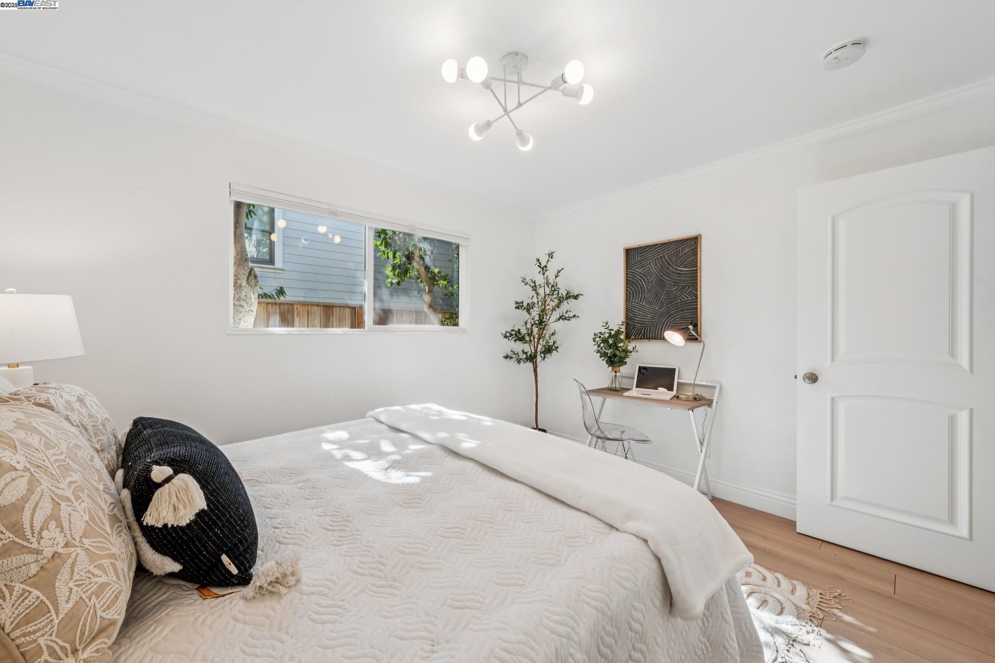 5242 Miles Avenue # C, Oakland Unit: C