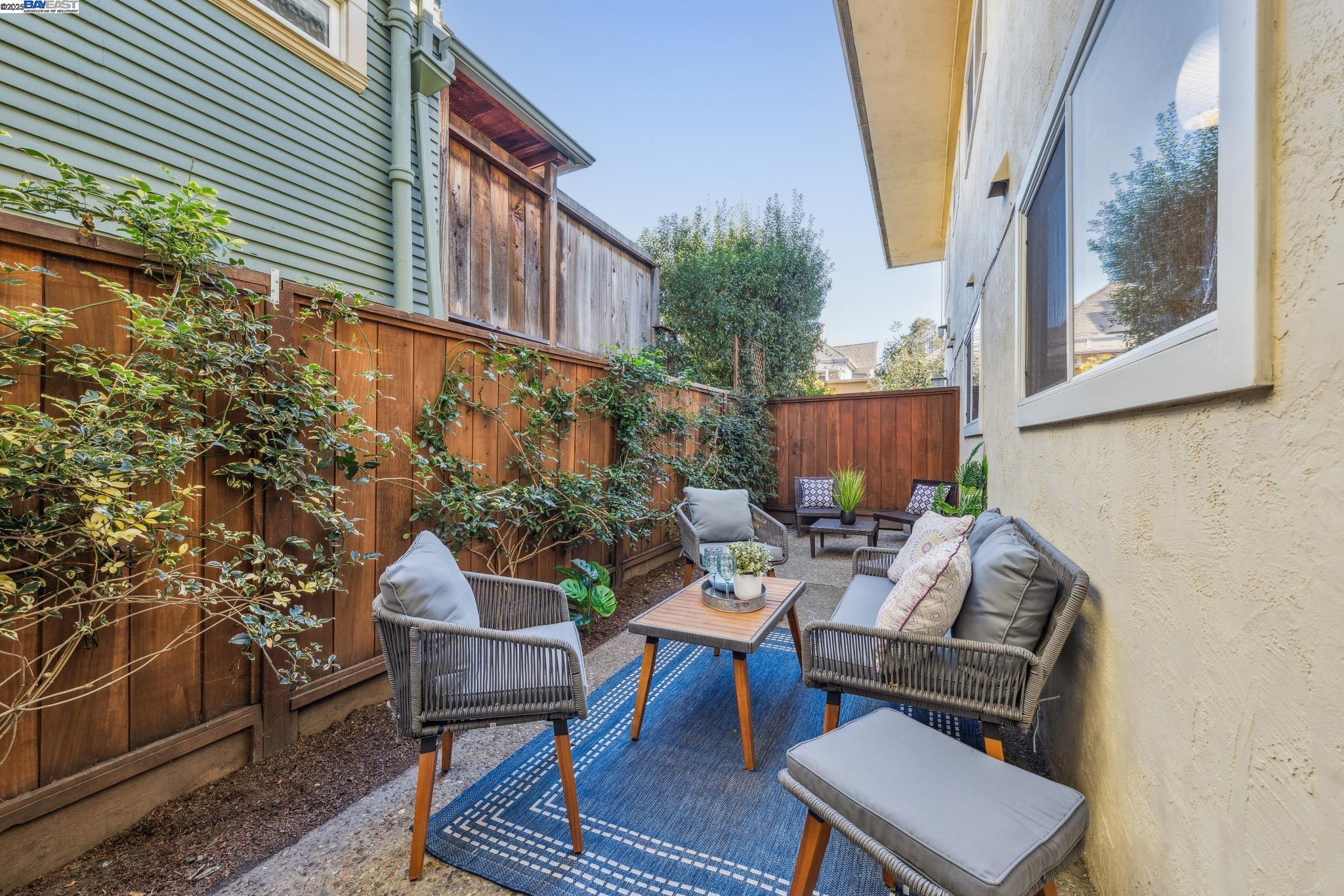 5242 Miles Avenue # C, Oakland Unit: C