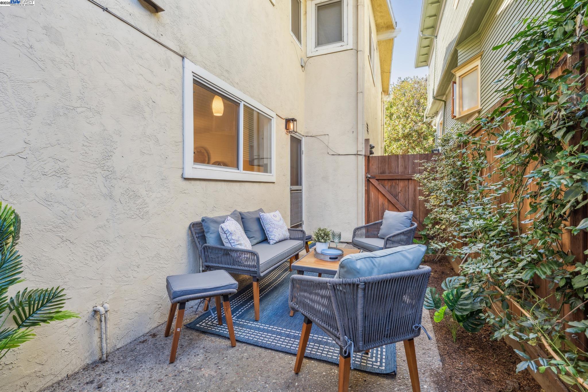 5242 Miles Avenue # C, Oakland Unit: C