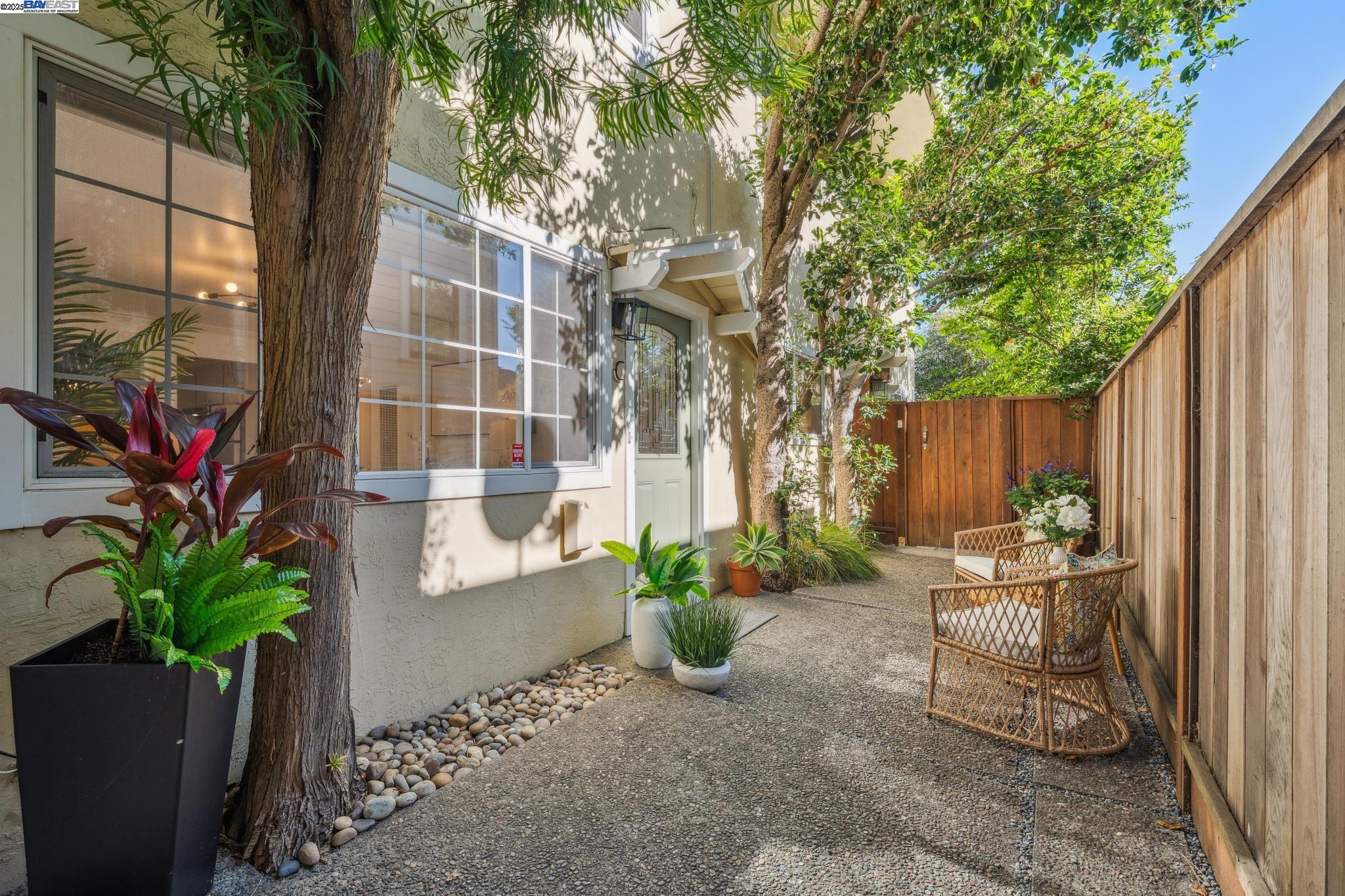 5242 Miles Avenue # C, Oakland Unit: C