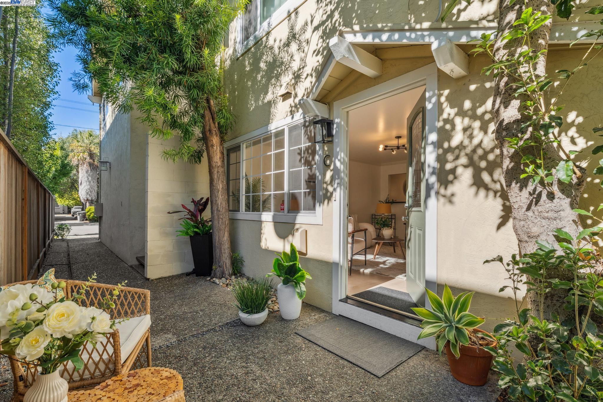 5242 Miles Avenue # C, Oakland Unit: C