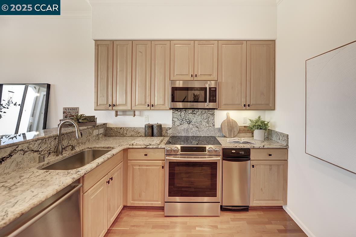 546 High Eagle Ct