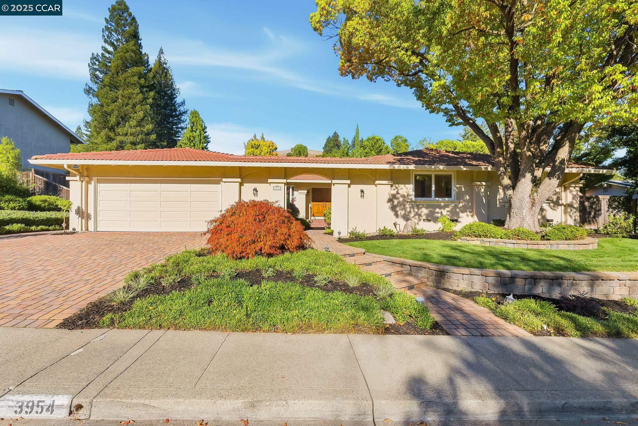 3954 Campolindo Dr