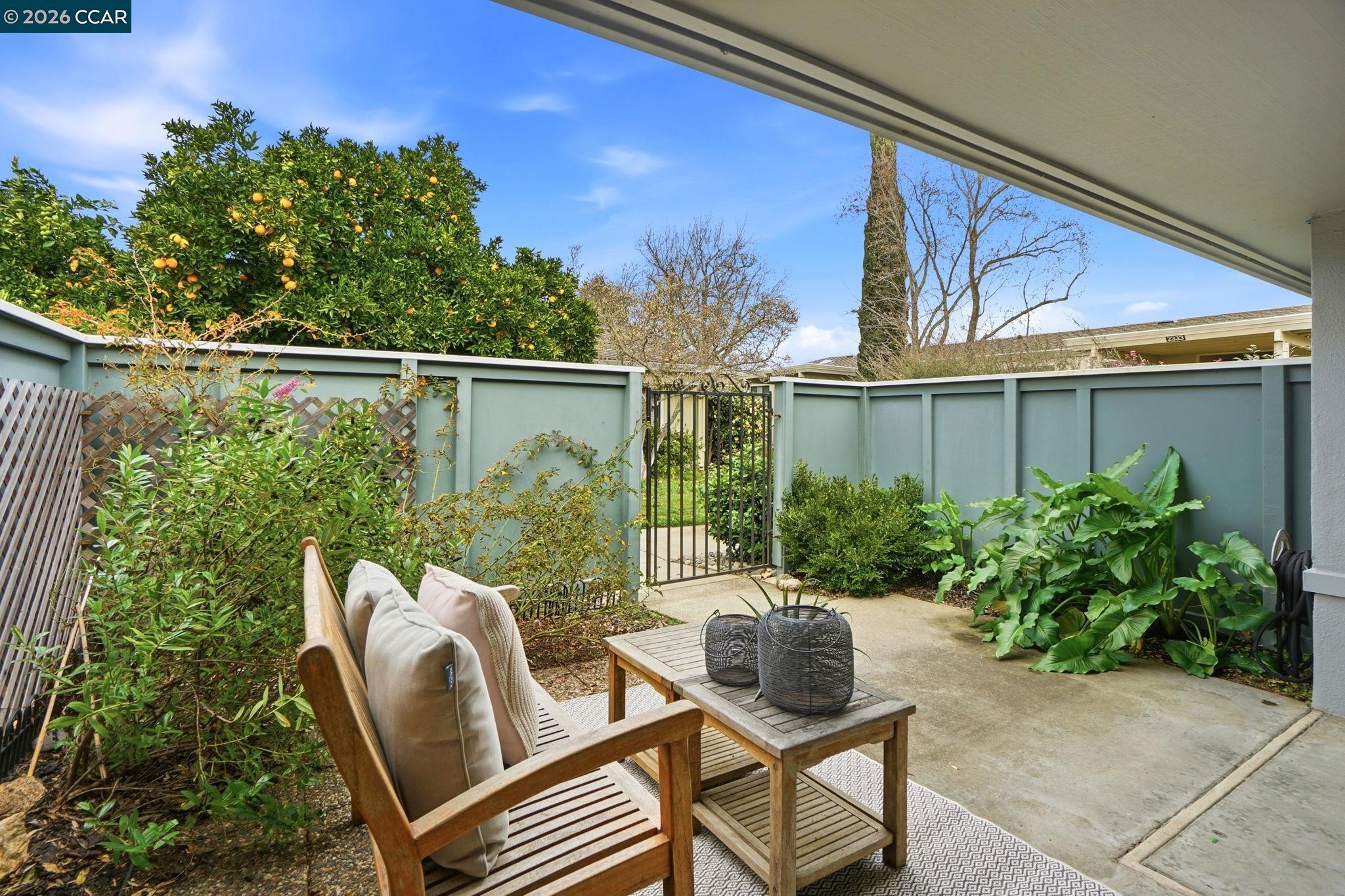 2425 Pine Knoll Dr # 1