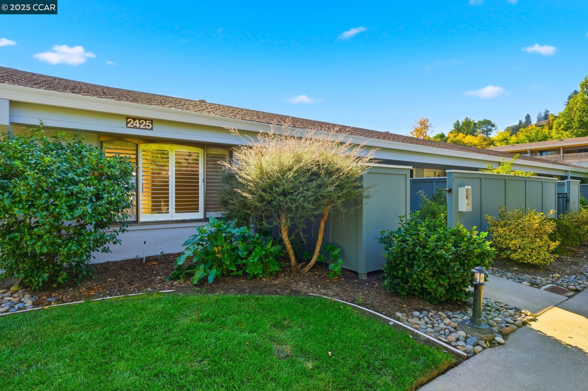 2425 Pine Knoll Dr # 1