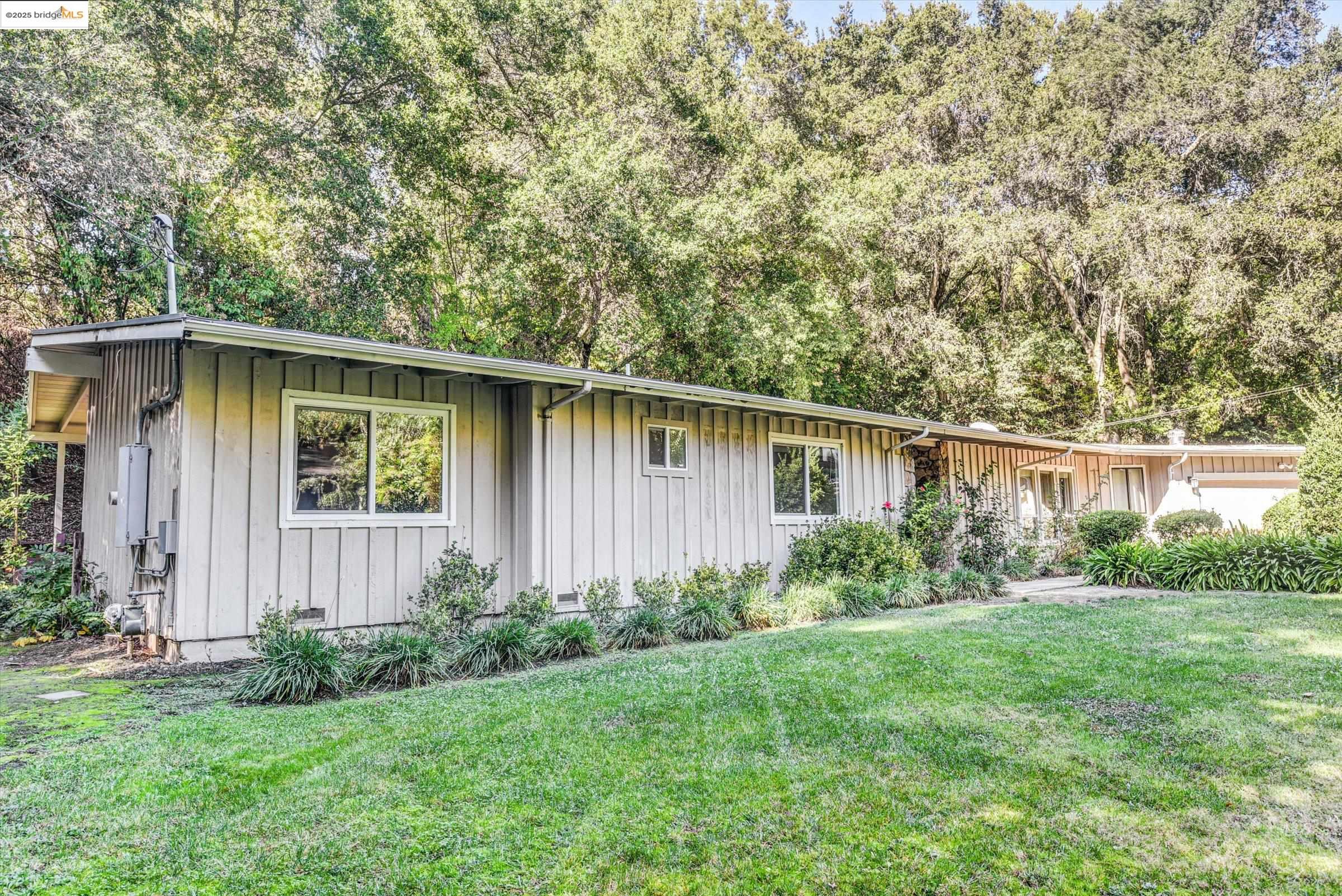 7 Saint Stephens Dr