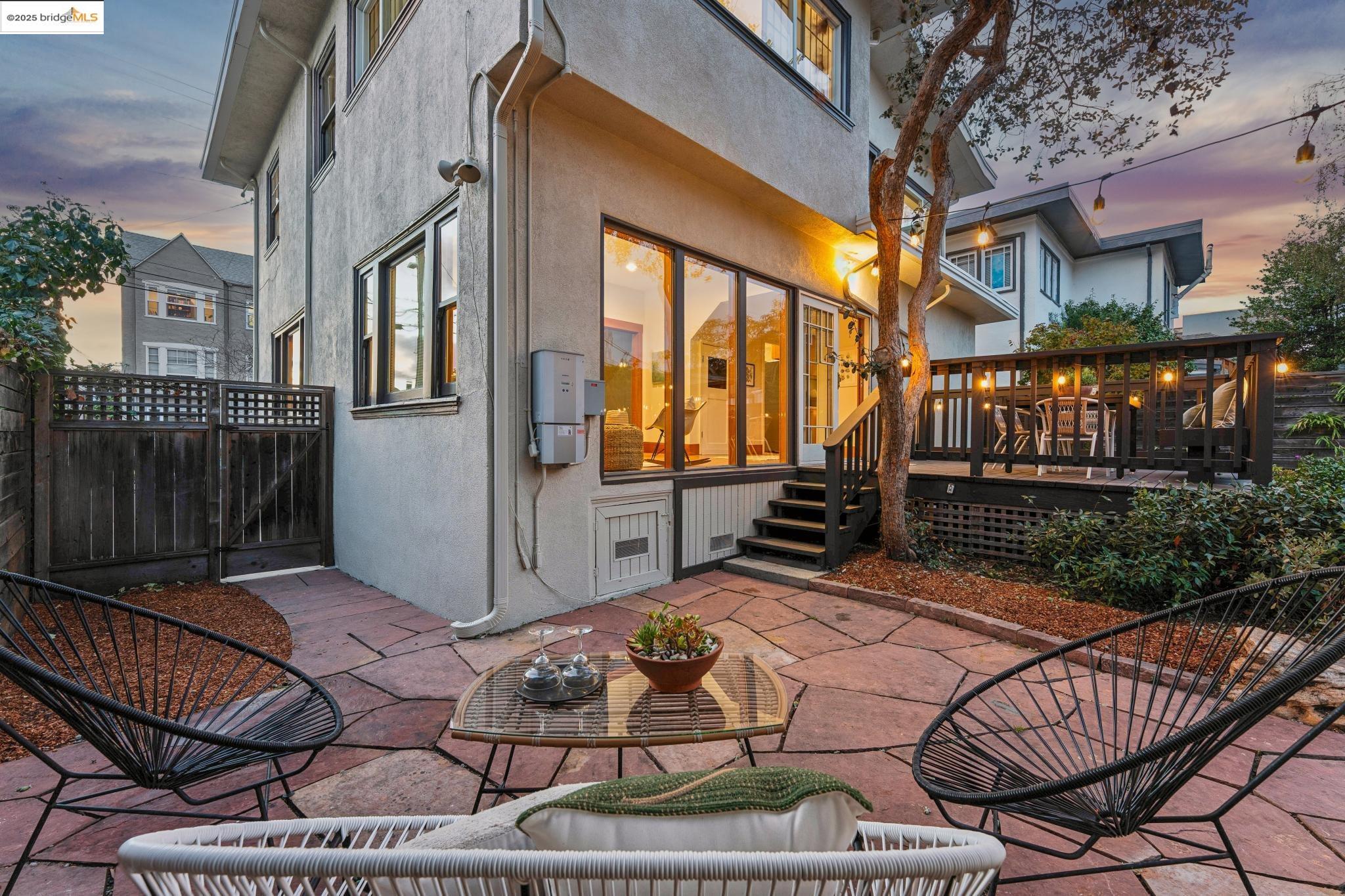 3033 Regent St
