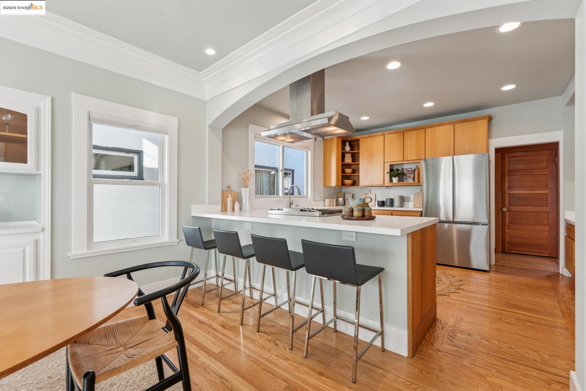 3033 Regent St