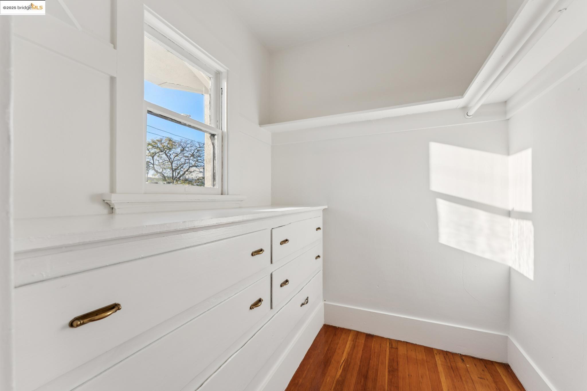 3033 Regent St