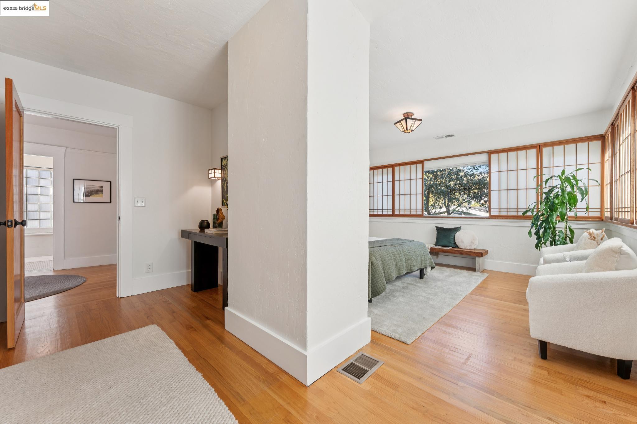 3033 Regent St