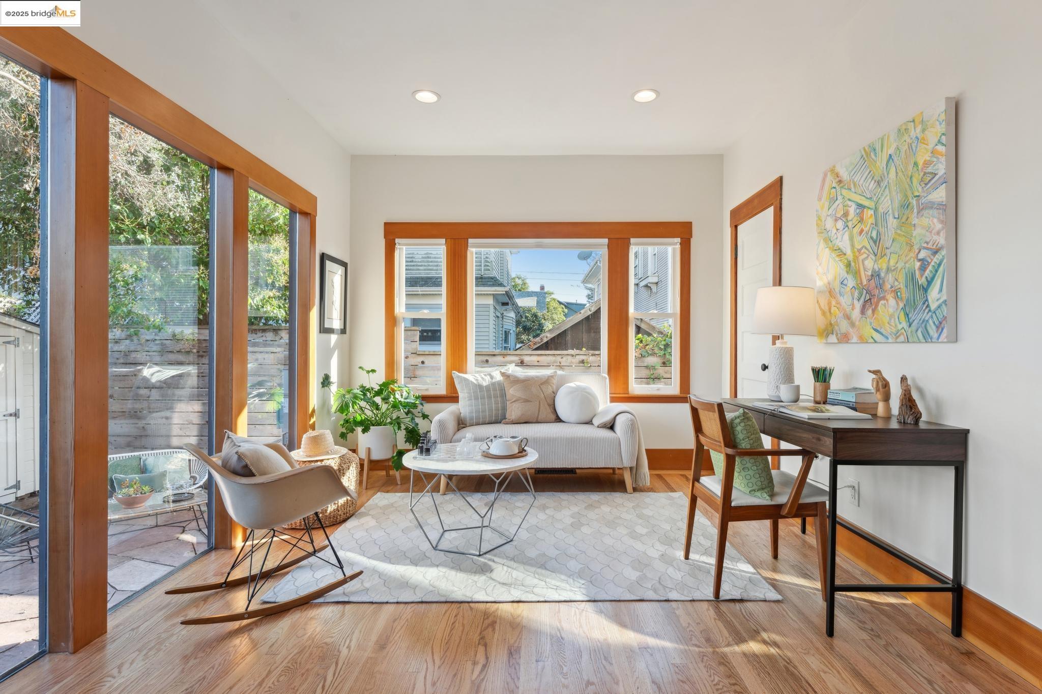 3033 Regent St