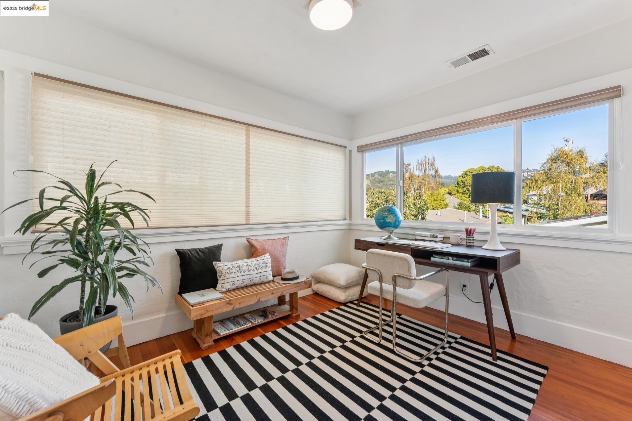 3033 Regent St