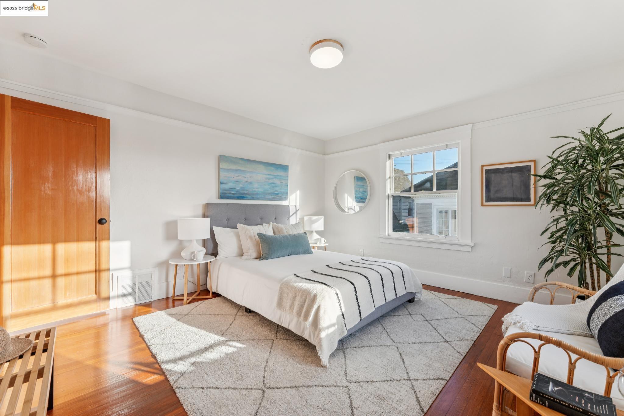 3033 Regent St