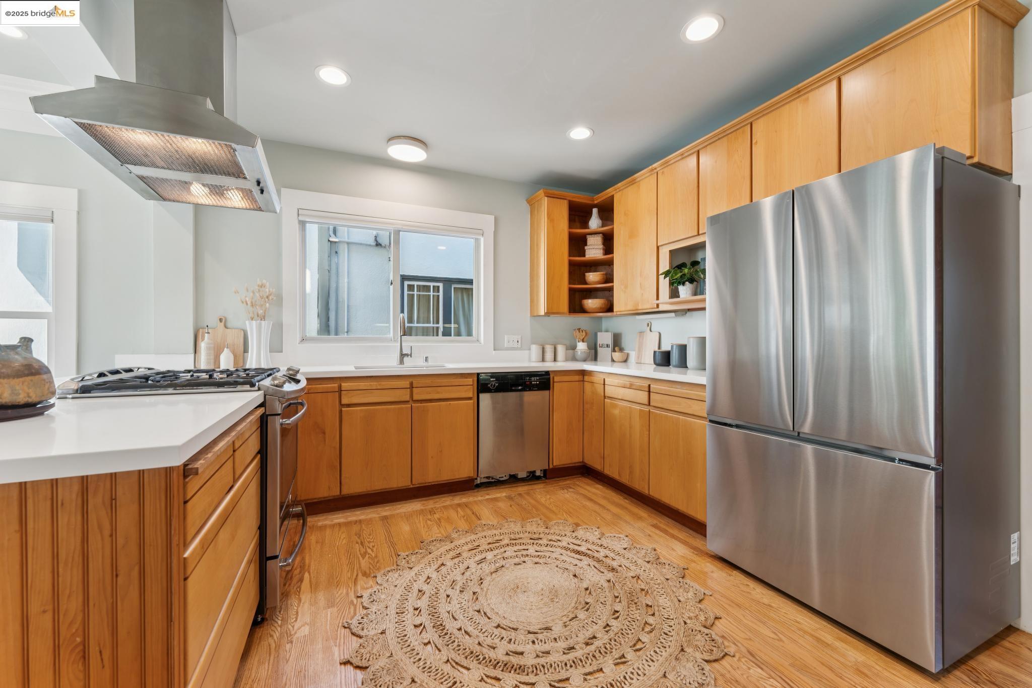 3033 Regent St