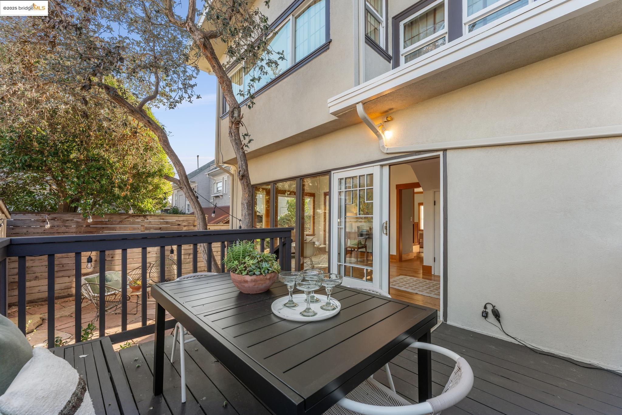 3033 Regent St