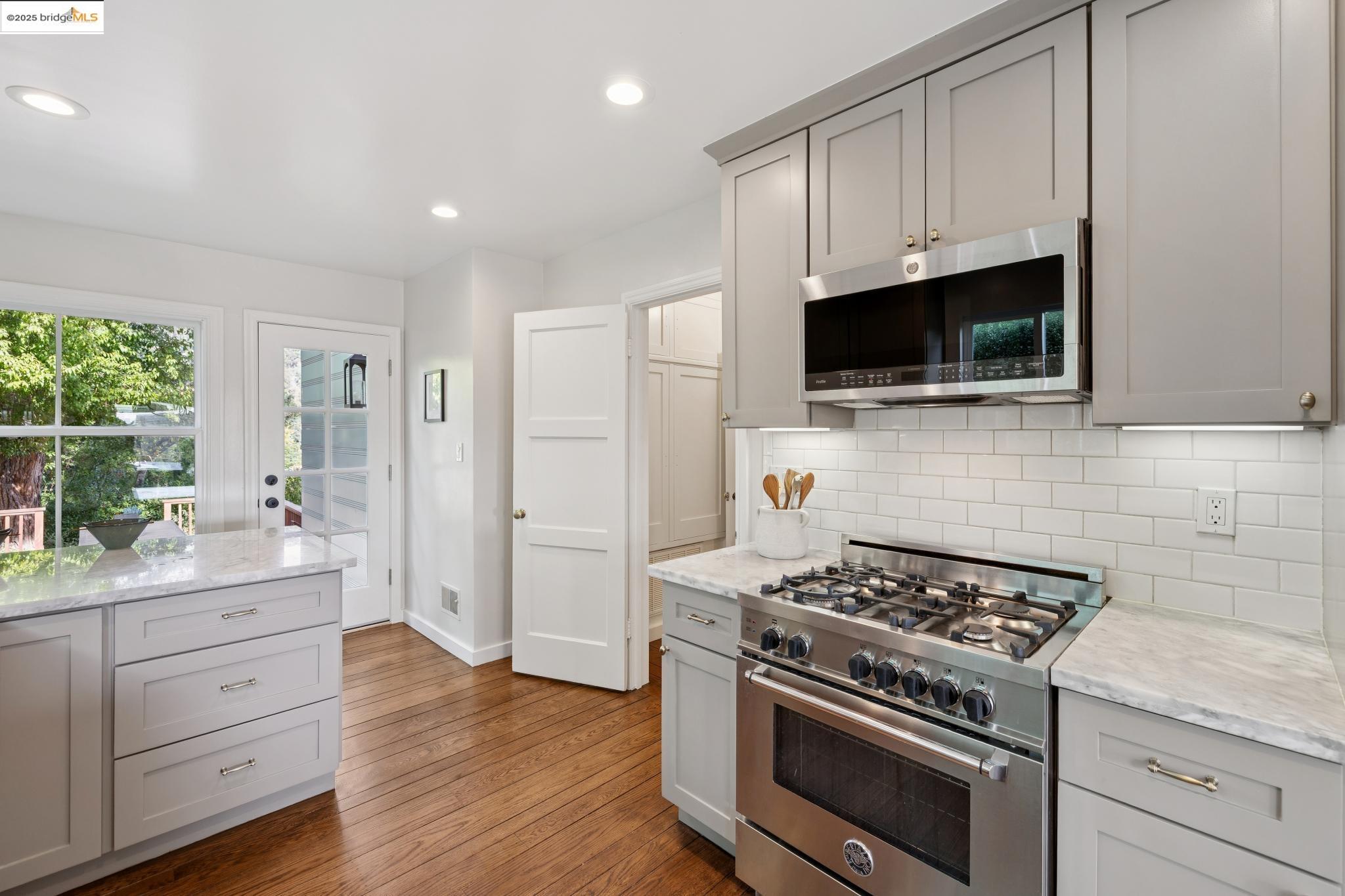 3328 Herrier St