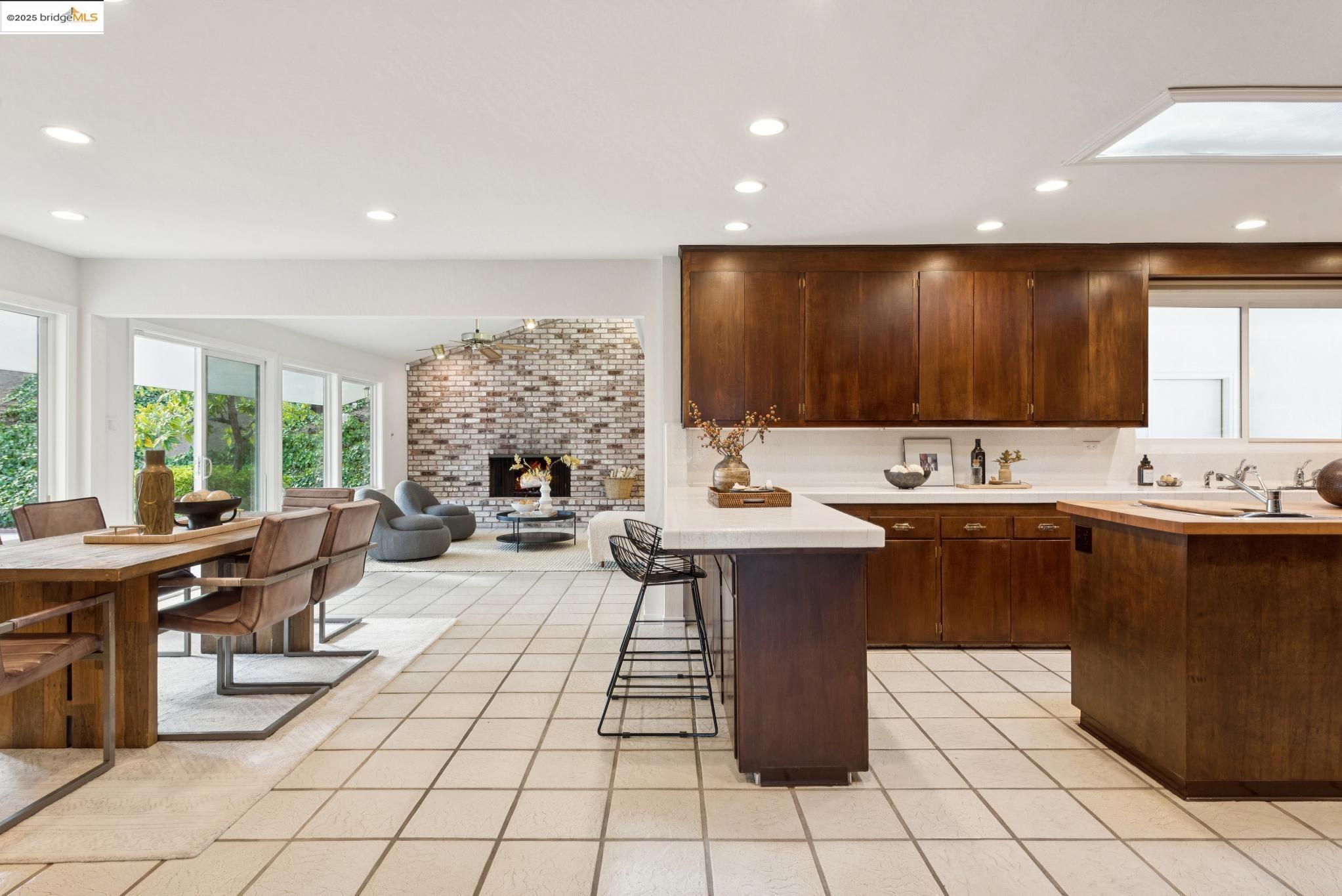 10492 Royal Oak Rd