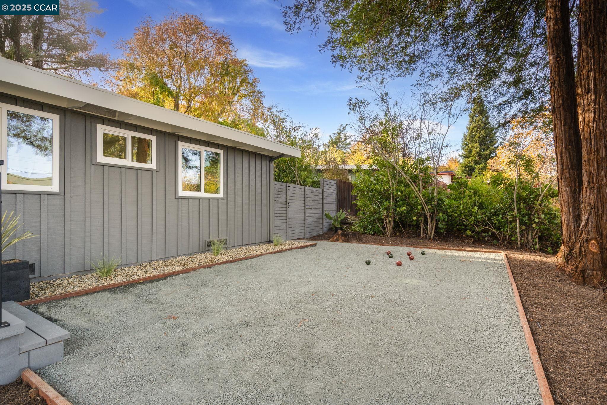 3337 S Lucille Ln