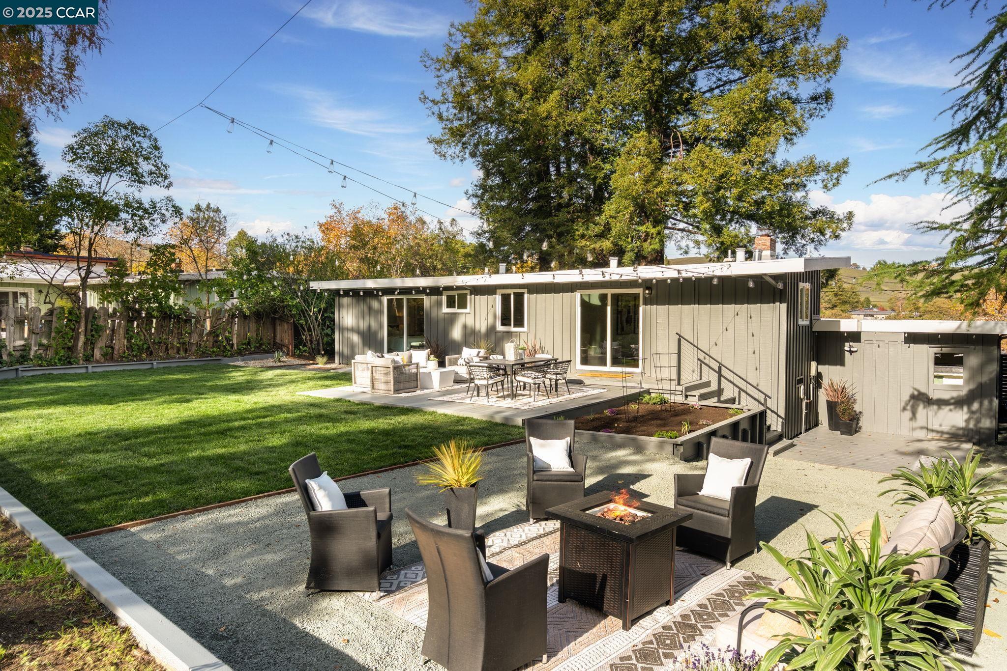 3337 S Lucille Ln