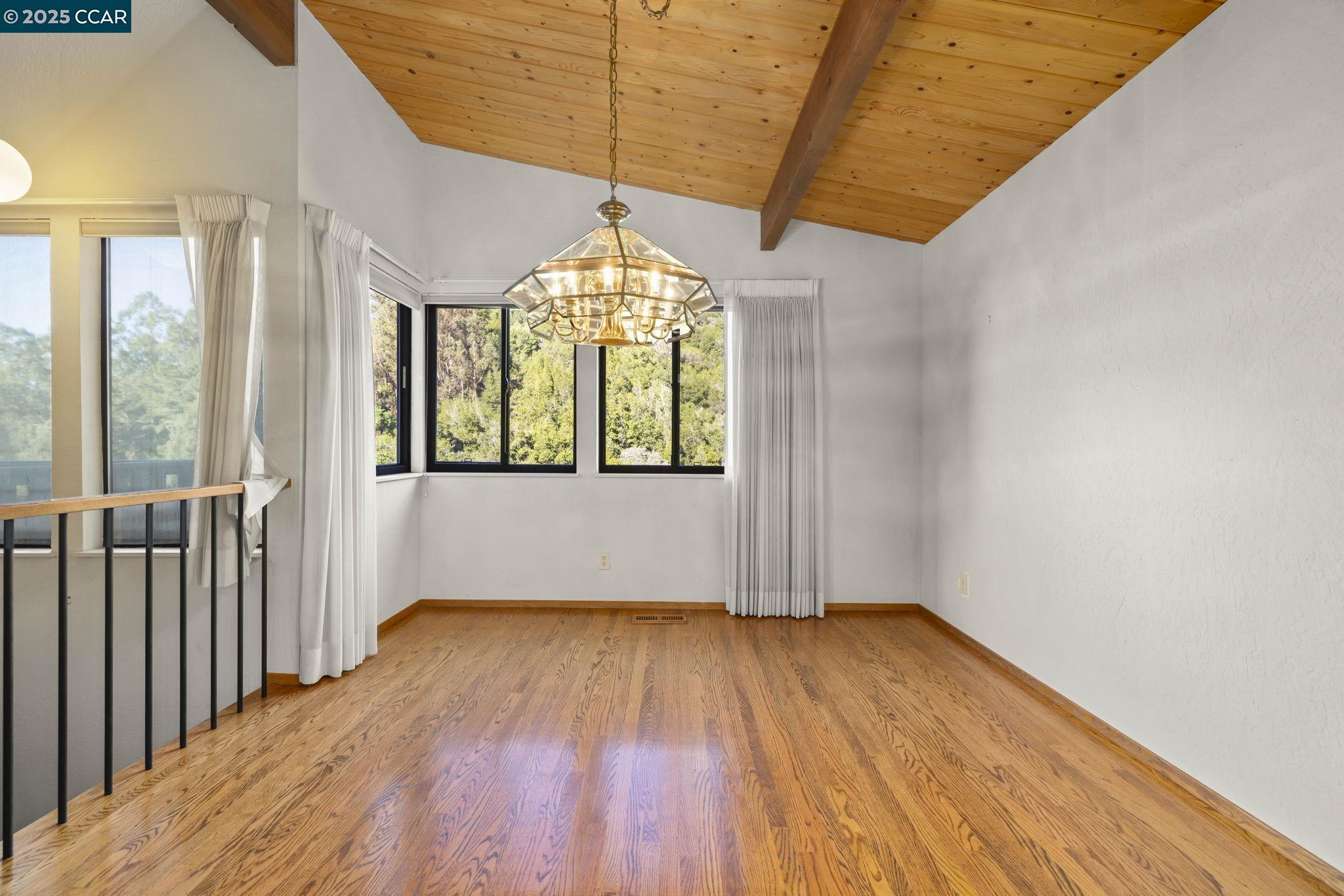 1383 Alvarado Rd