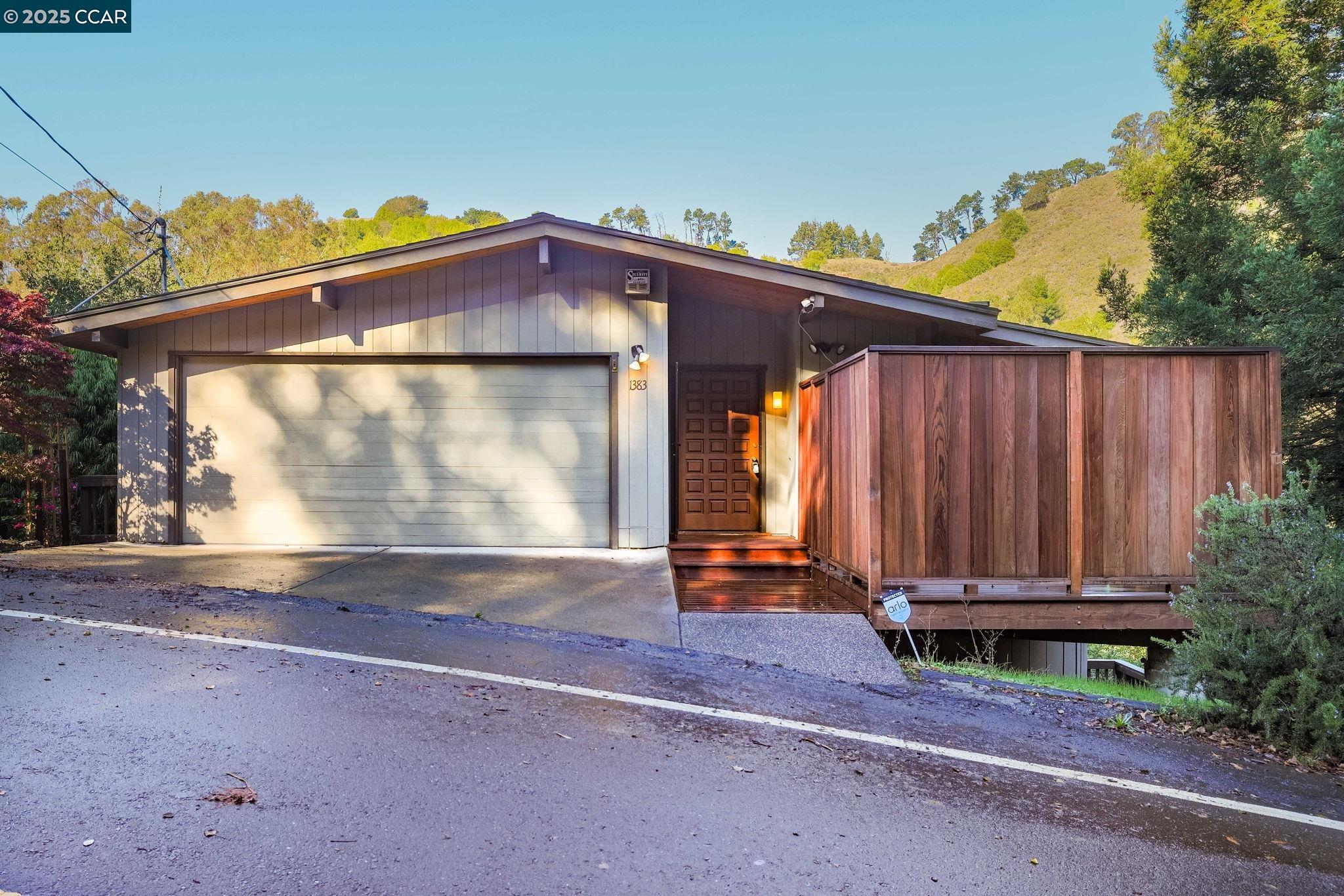 1383 Alvarado Rd